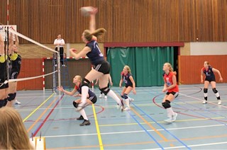 Winnie beukt